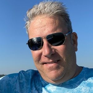 Meet your Posher, Jonathan